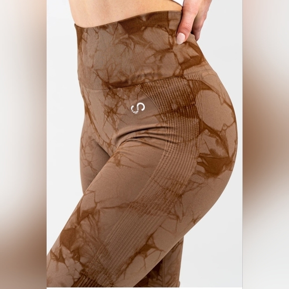 Nwt Curves N Combat Boots | Seamless Leggings w/Booty Scrunch | Brown Ma… - Picture 3 of 7
